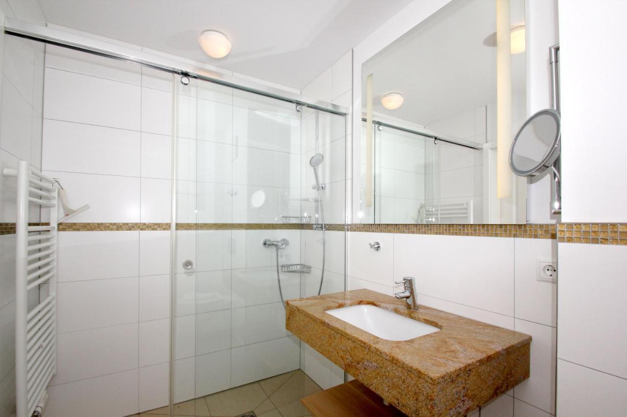 Strandnahe Fewo Mit Terrasse, Gratis Nutzung Vom Ahoi Erlebnisbad Und Sauna In Sellin - Rex Rugia Fewo 29-1 Lobbe Exterior foto